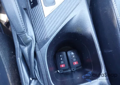 2013 Toyota Rav4 Limited z USA, uszkodzony, nr VIN 2T3DFREV7DW103555